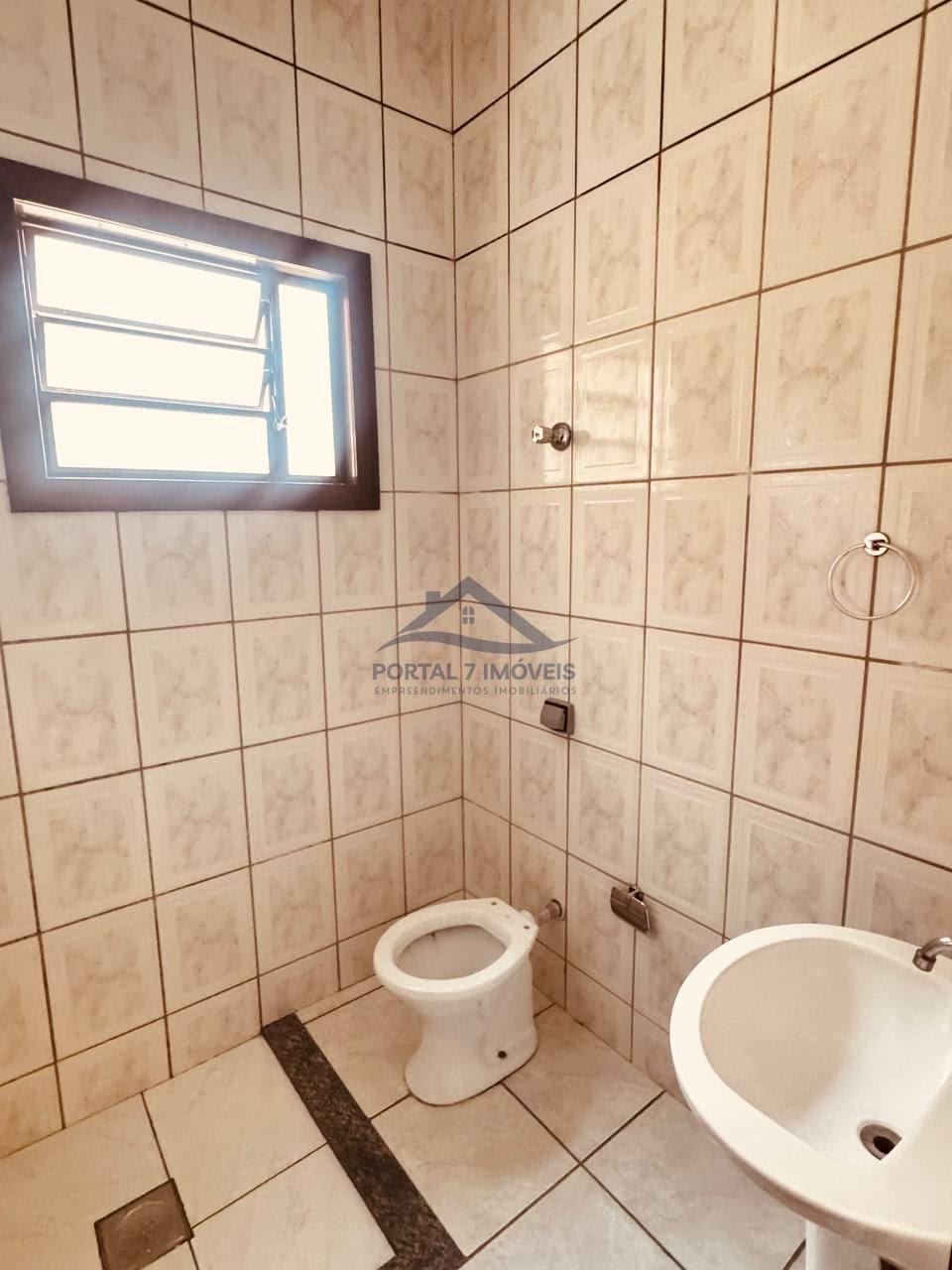 Casa para alugar com 2 quartos, 1 banheiro e 2 vagas no Olinto Alvin, Sete Lagoas (MG) — foto 9 de 12