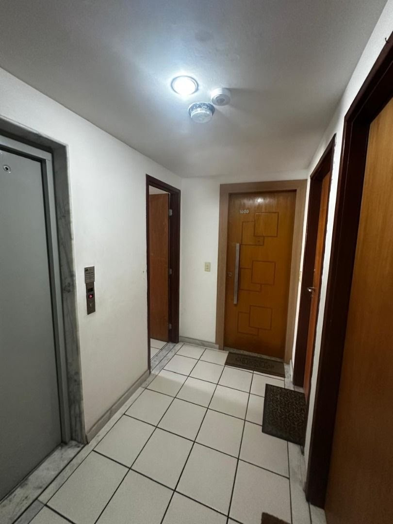 Apartamento à venda com 3 quartos, 1 suíte, 2 vagas e 97m² no Casa Forte, Recife (PE) — foto 2 de 30