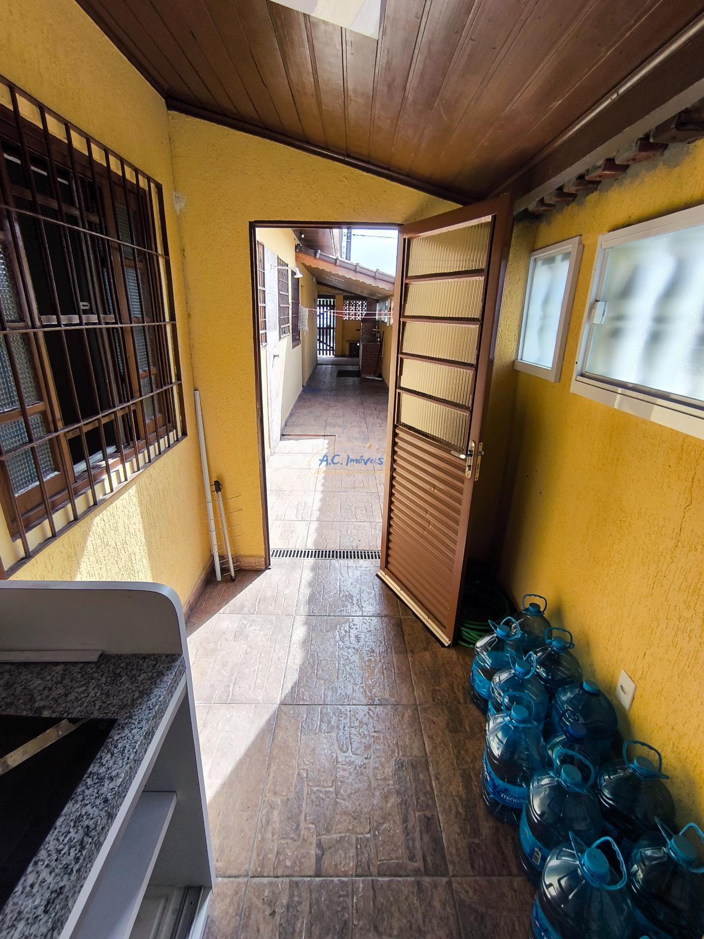 Casa à venda com 2 quartos, 1 banheiro, 2 vagas e 84m² no Cidade Ocian, Praia Grande (SP) — foto 7 de 18