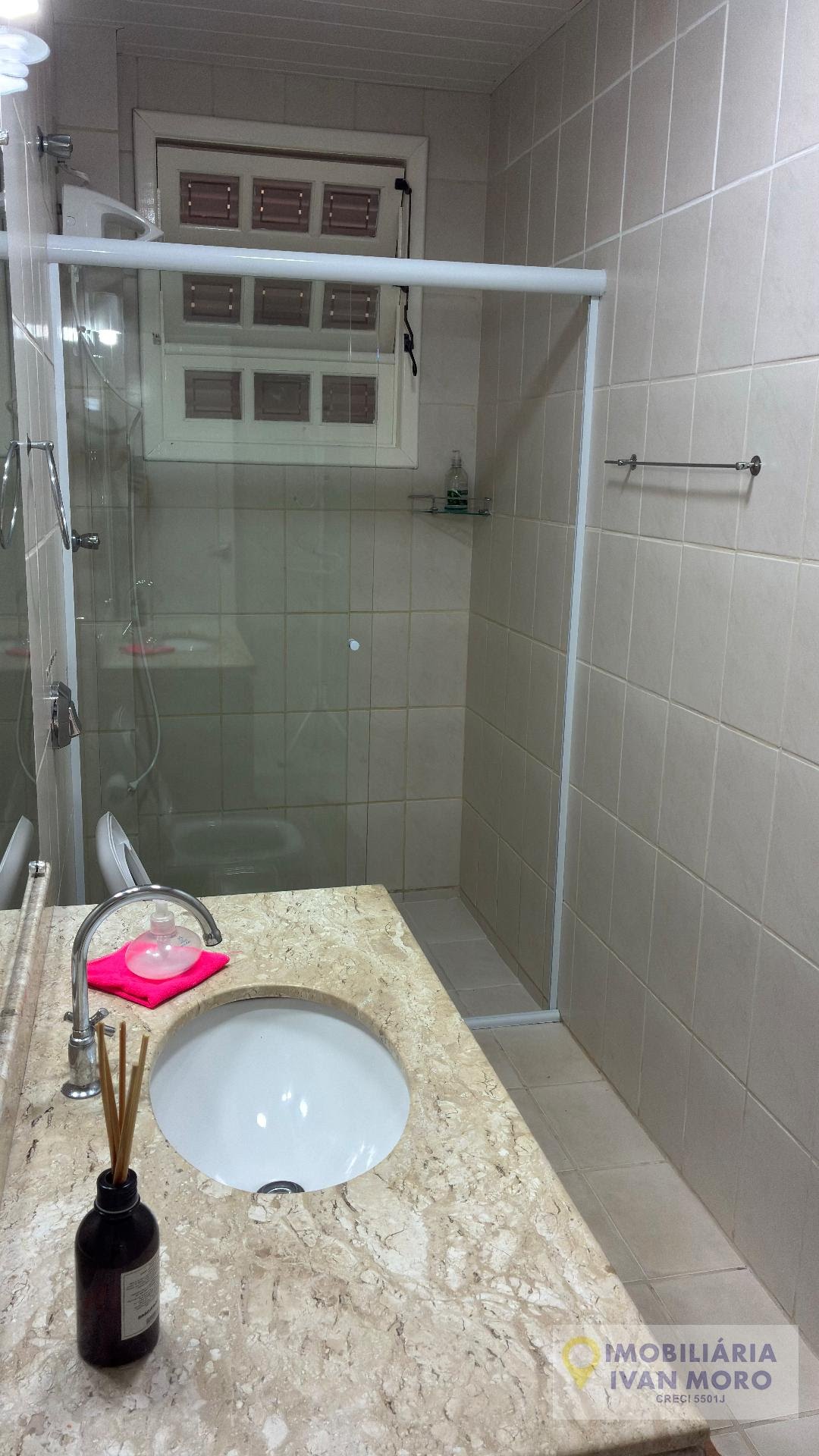 Casa para alugar com 6 quartos, 1 suíte, 2 vagas e 270m² no Daniela, Florianópolis (SC) — foto 11 de 30