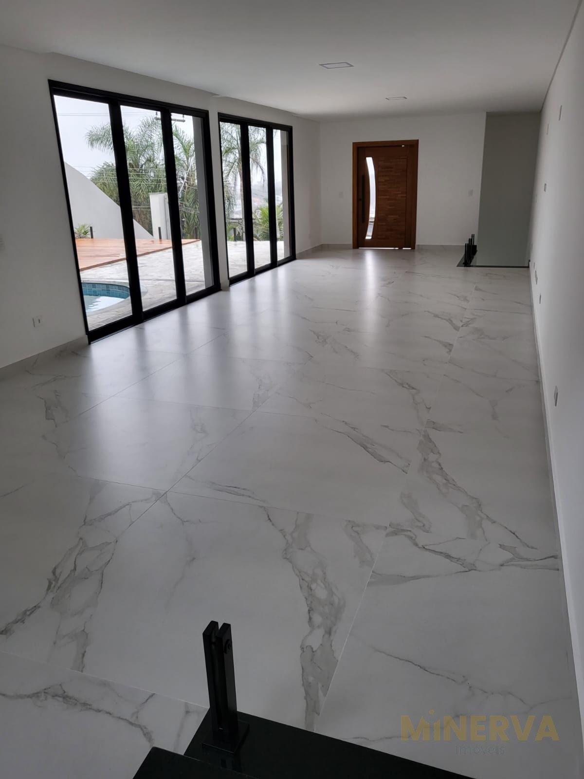 Casa à venda com 3 quartos, 3 suítes, 4 vagas e 355m² no Jardim Via Dutra, Arujá (SP) — foto 4 de 23