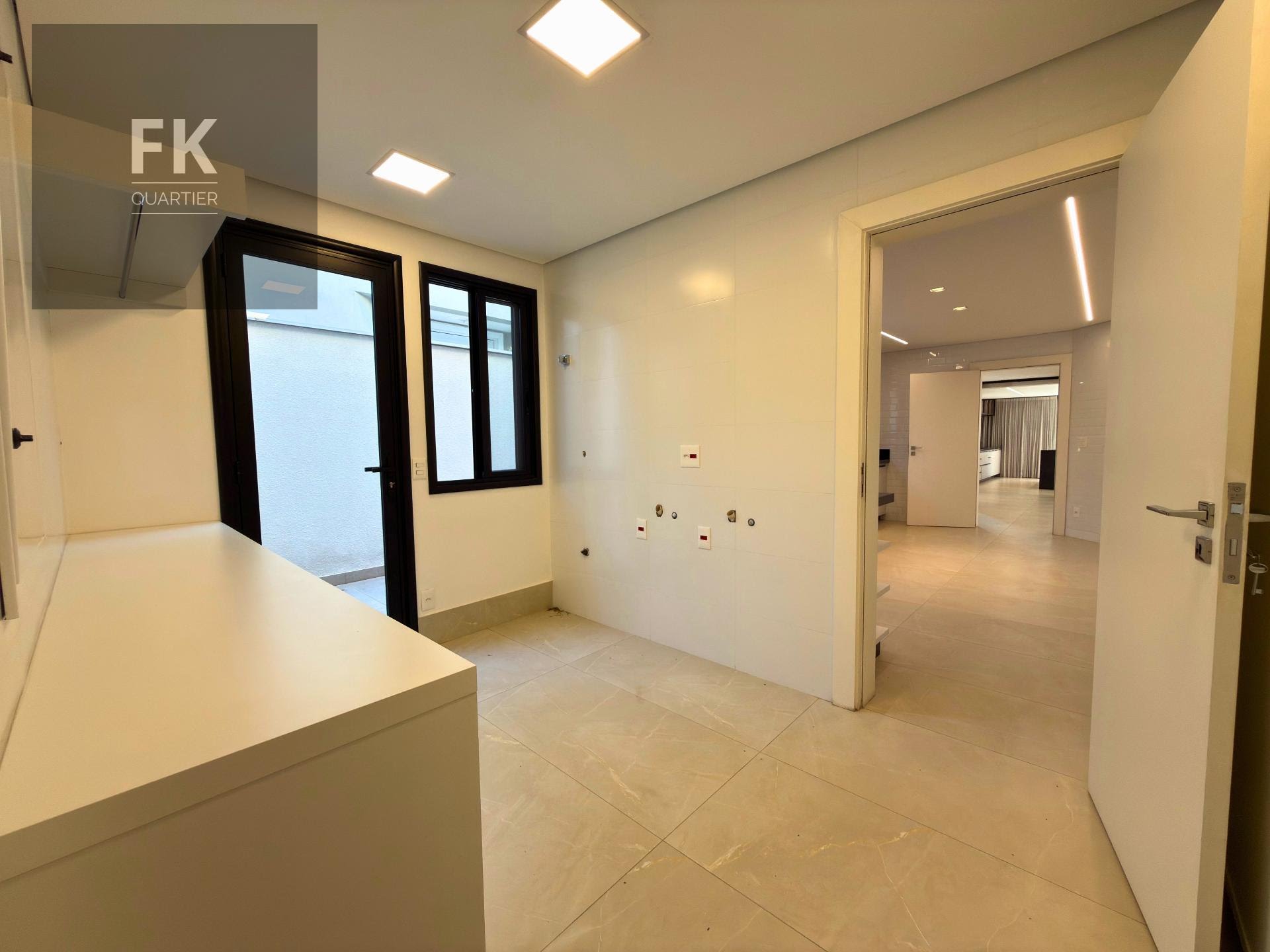 Casa à venda com 4 quartos, 4 suítes, 5 vagas e 600m² no Alphaville Residencial Zero, Barueri (SP) — foto 14 de 30