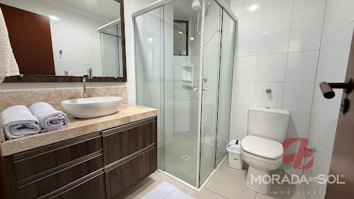 Apartamento no centrão de meia praia- 100 metros da praia