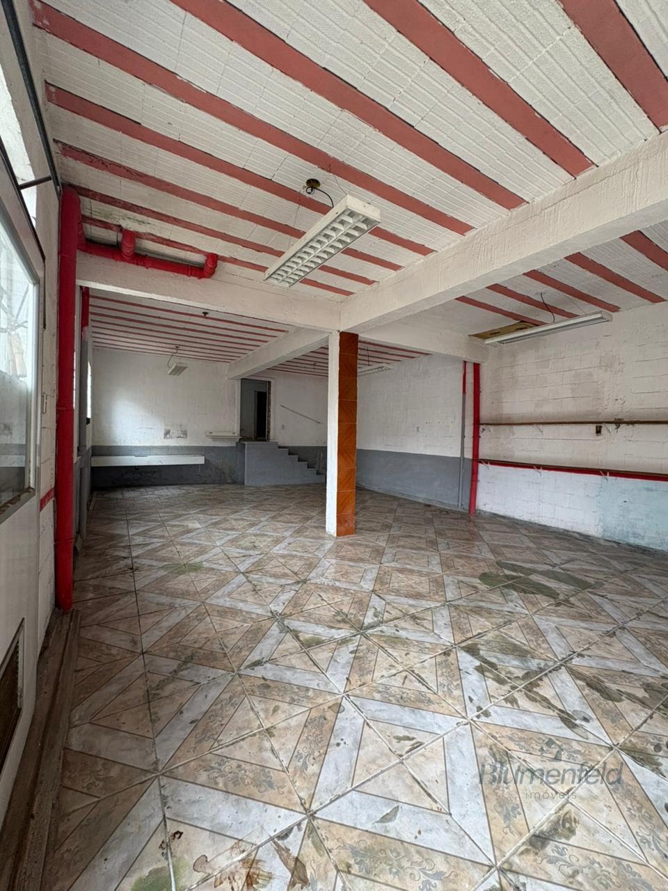 Casa à venda com 4 quartos, 1 suíte, 6 vagas e 200m² no Nova Arujá, Arujá (SP) — foto 22 de 23