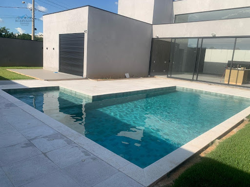 Casa de condomínio com 4 suítes 