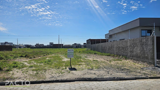 Terreno à venda em Caverazinho, Araranguá - 300m²