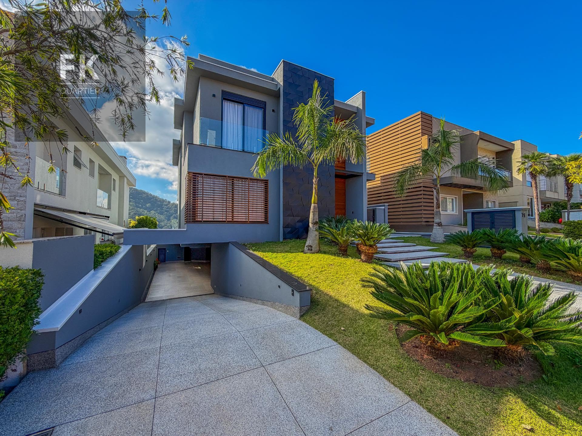 Casa à venda com 4 quartos, 6 banheiros, 9 vagas e 446m² no Tamboré, Barueri — foto principal