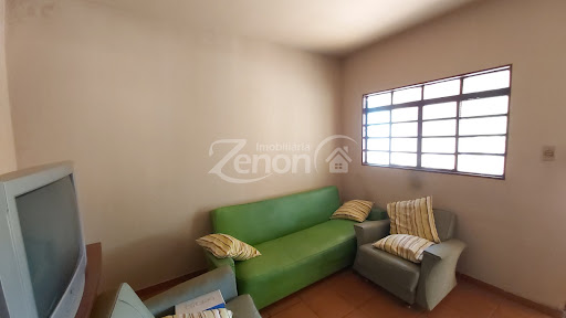Casa em Jardim Brasil  -  Adamantina