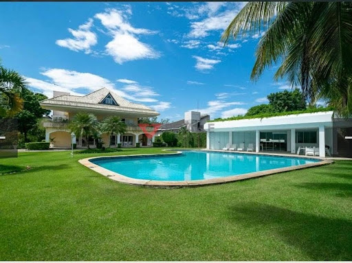 Mansão à venda na Barra da Tijuca: 2.300m², 5 quartos
