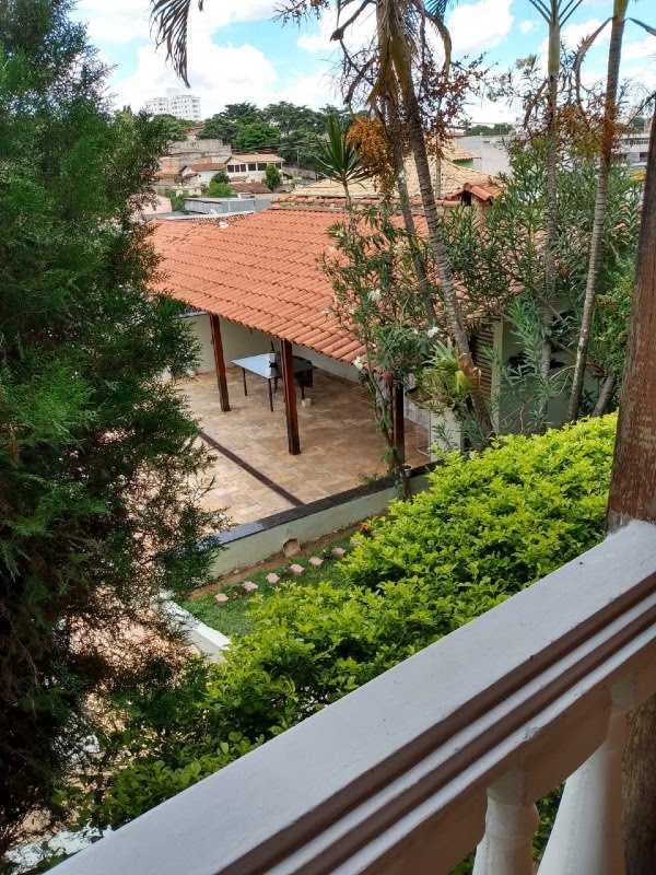 Casa à venda com 3 quartos, 1 suíte, 4 vagas e 240m² no São João Batista, Belo Horizonte (MG) — foto 11 de 13