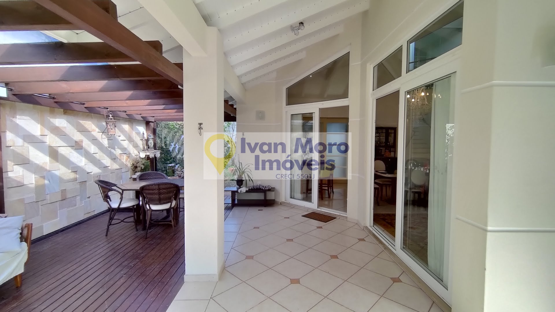 Casa à venda com 5 quartos, 5 suítes, 4 vagas e 276m² no Daniela, Florianópolis (SC) — foto 7 de 30
