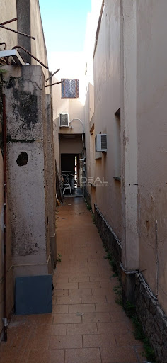 Aluga-se loja ampla com sensacional apartamento nos altos no centro de campos. cod 16130
