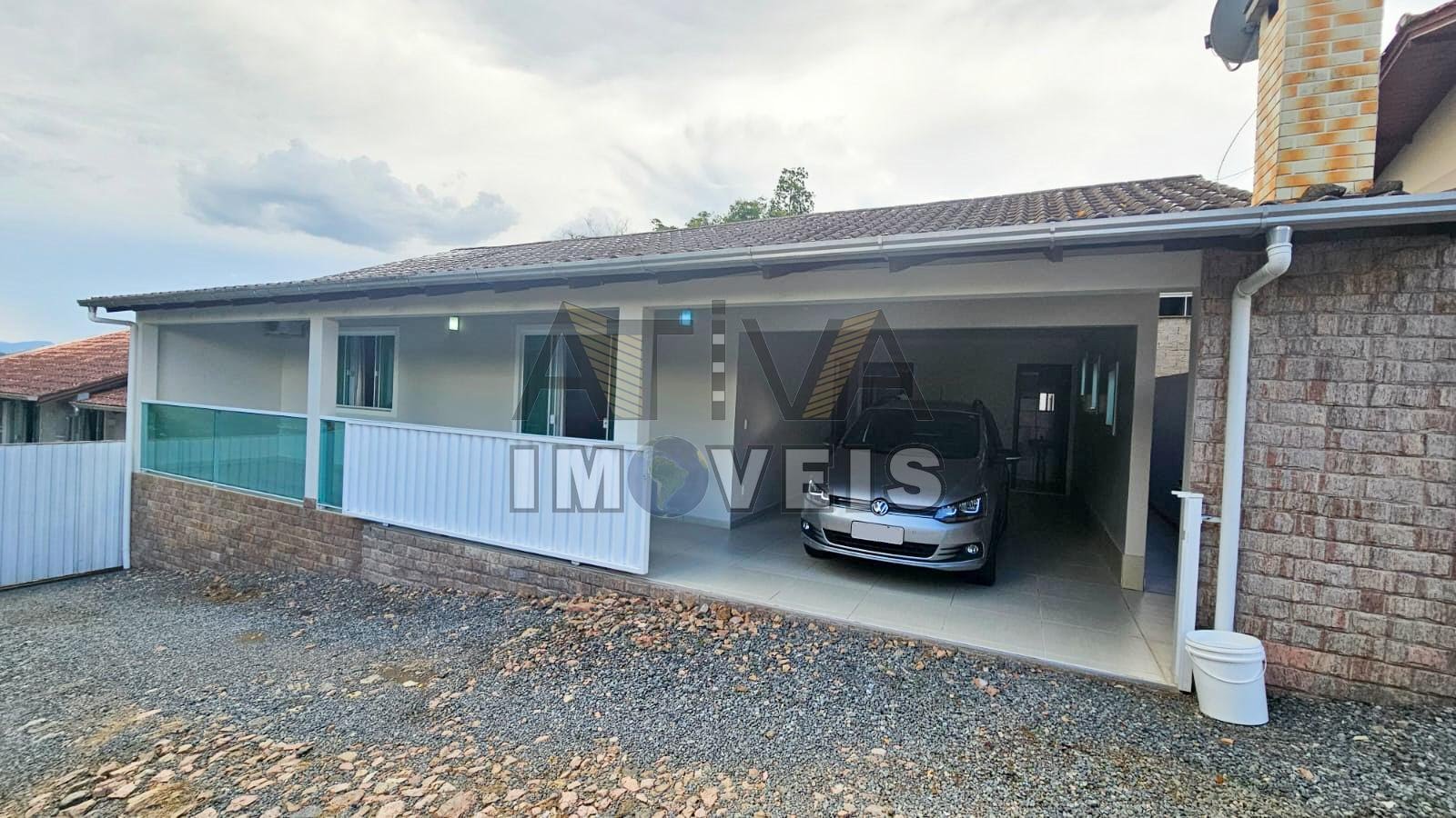 Frente Casa e garagem