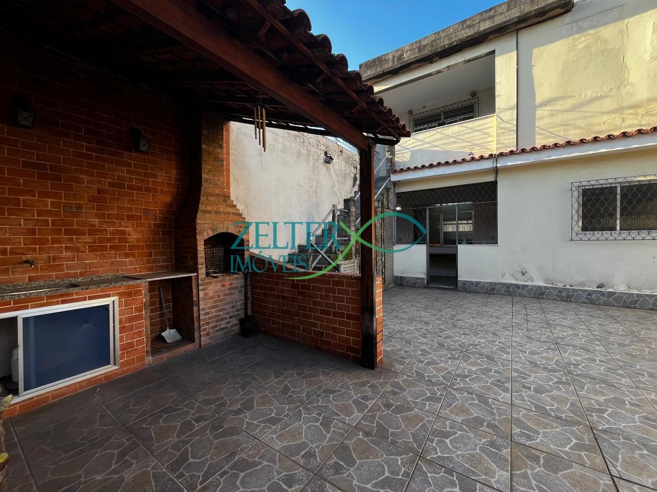 Casa à venda com 4 quartos, 2 suítes, 2 vagas e 251m² no Rocha Miranda, Rio de Janeiro (RJ) — foto 17 de 30