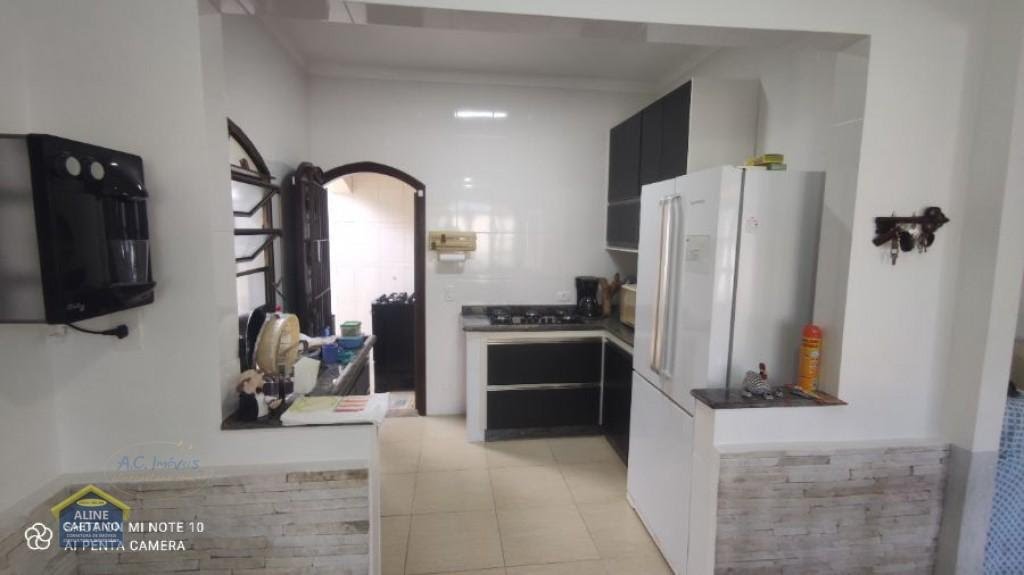 Casa à venda com 4 quartos, 3 suítes, 5 vagas e 187m² no Balneario Flórida, Praia Grande (SP) — foto 10 de 30