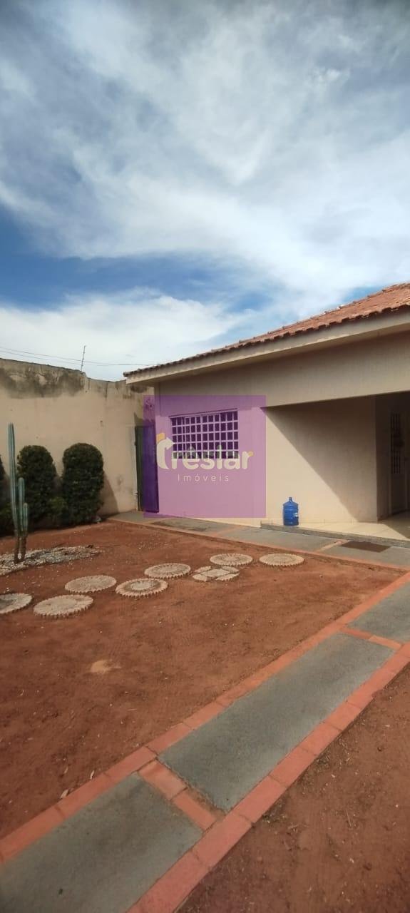Casa à venda com 2 quartos, 3 banheiros, 1 vaga e 254m² no Centro, Três Lagoas — foto principal