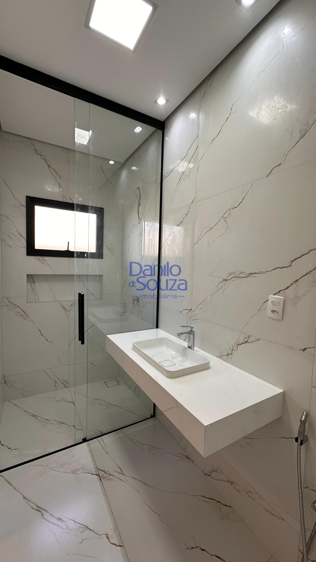 Casa à venda com 3 suítes, 4 vagas e 360m² no Villagio Park, Araxá (MG) — foto 13 de 18