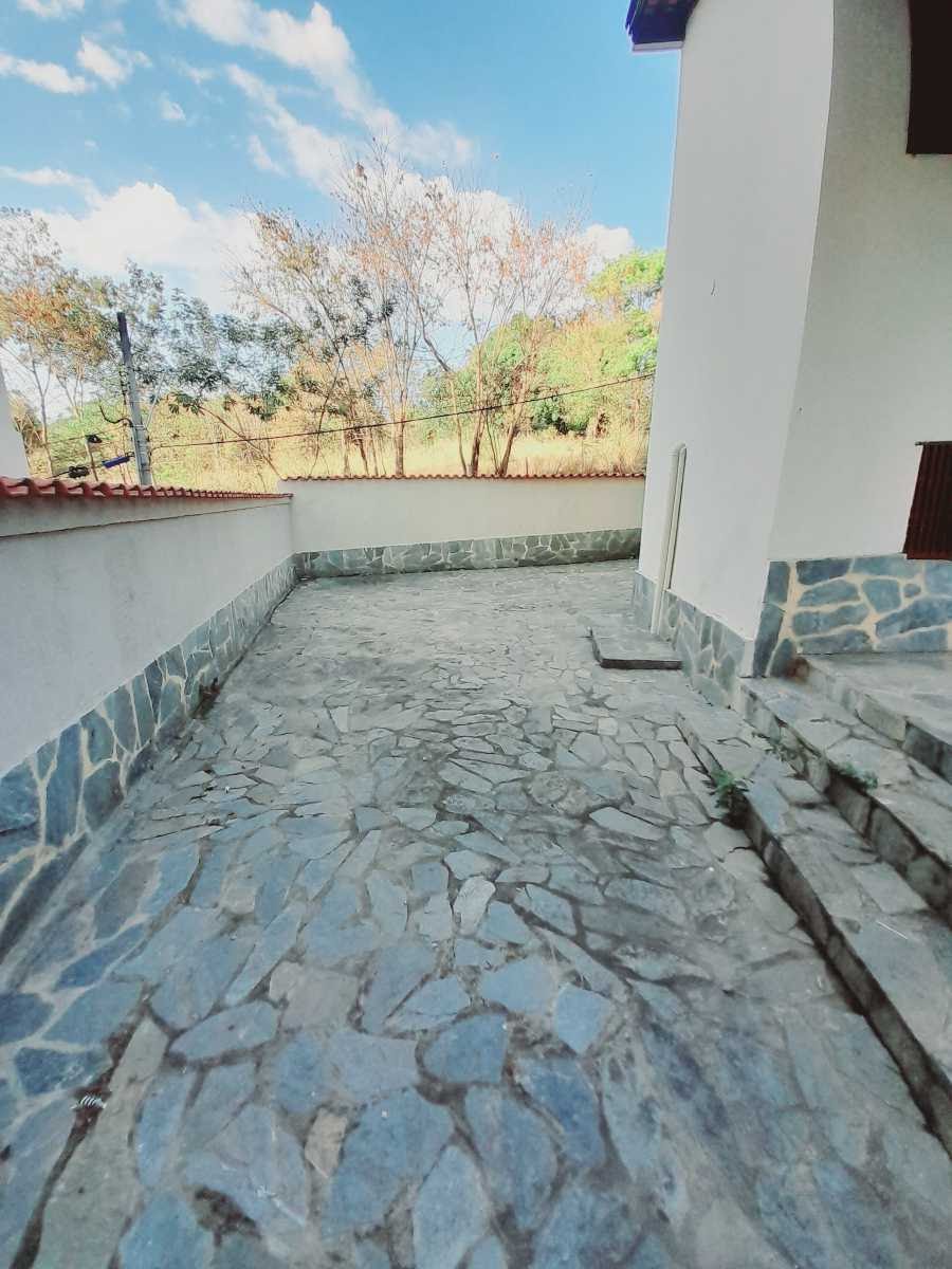 Casa para alugar com 4 quartos, 1 suíte, 4 vagas e 270m² no São Geraldo, Santa Luzia (MG) — foto 15 de 26