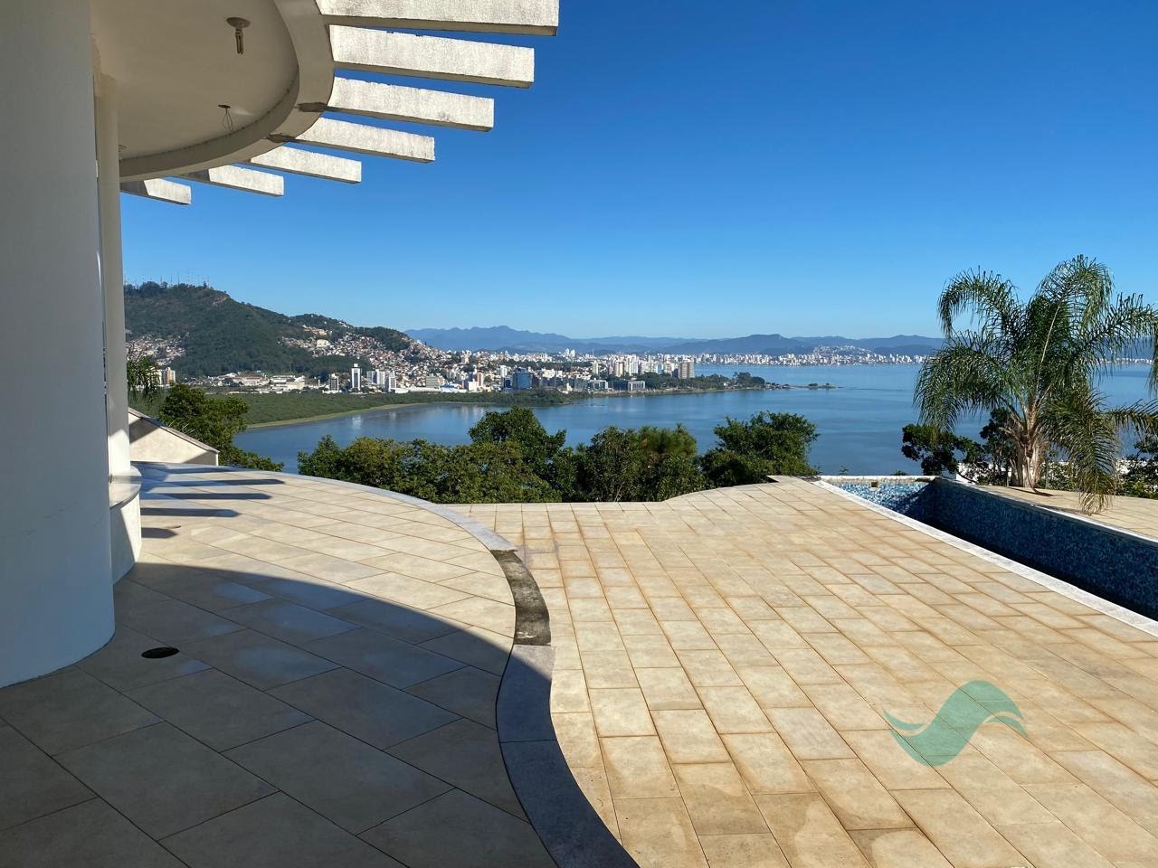 Casa à venda com 6 suítes, 3 vagas e 3400m² no João Paulo, Florianópolis (SC) — foto 21 de 27