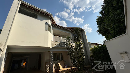 Casa à Venda em Adamantina: 4 Dormitórios