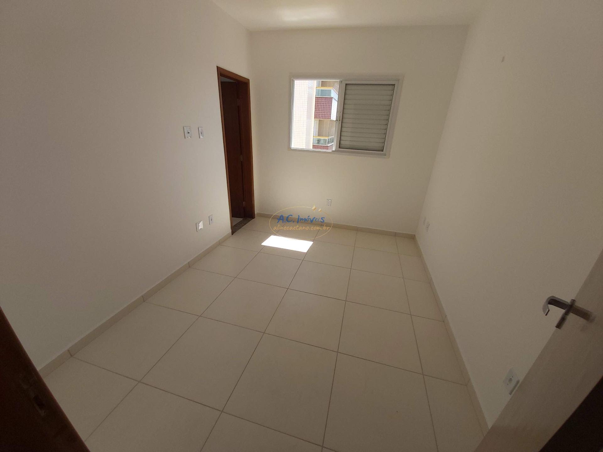 Apartamento para alugar com 2 quartos, 1 suíte, 1 vaga e 60m² no Vila Tupi, Praia Grande (SP) — foto 15 de 18