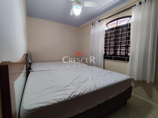 Casa a 80 metros do mar a venda no balneário Perequê  