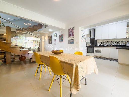 Casa, 3 quartos, 262 m² - Foto 1