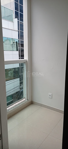 Vendo 04 apartamentos de 01 quarto no centro, sendo 02 com sacada e 02 com pequena área externa de ventilação cod 16414