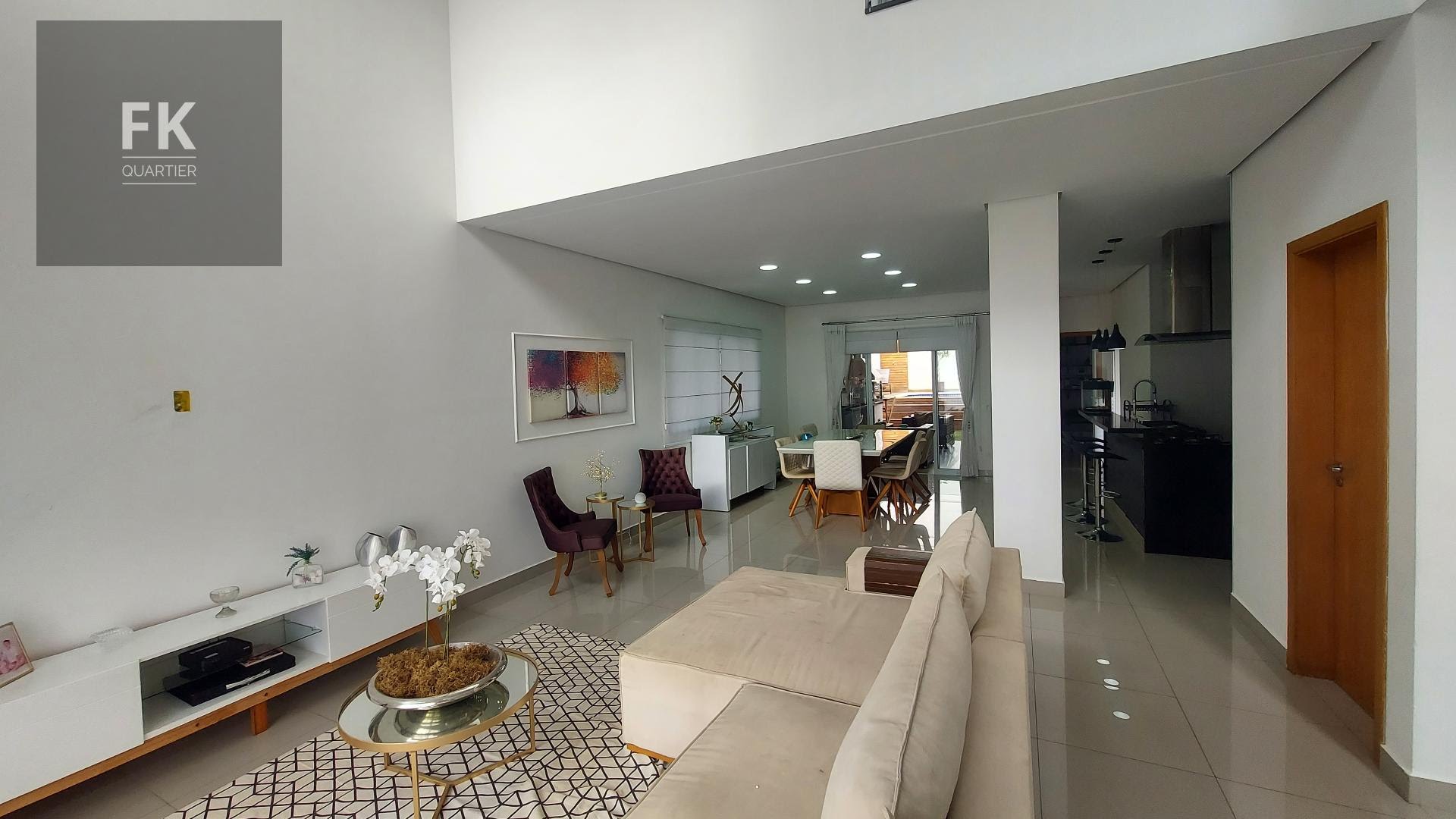 Casa à venda com 3 quartos, 3 suítes, 4 vagas e 268m² no Suru, Santana de Parnaíba (SP) — foto 4 de 29