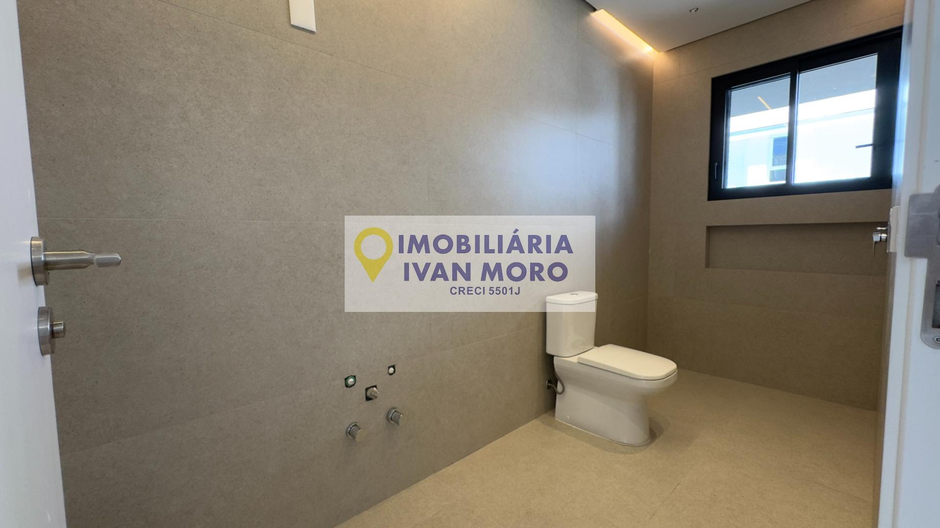 Casa à venda com 5 quartos, 5 suítes, 4 vagas e 467m² no Lagoa da Conceição, Florianópolis (SC) — foto 24 de 30