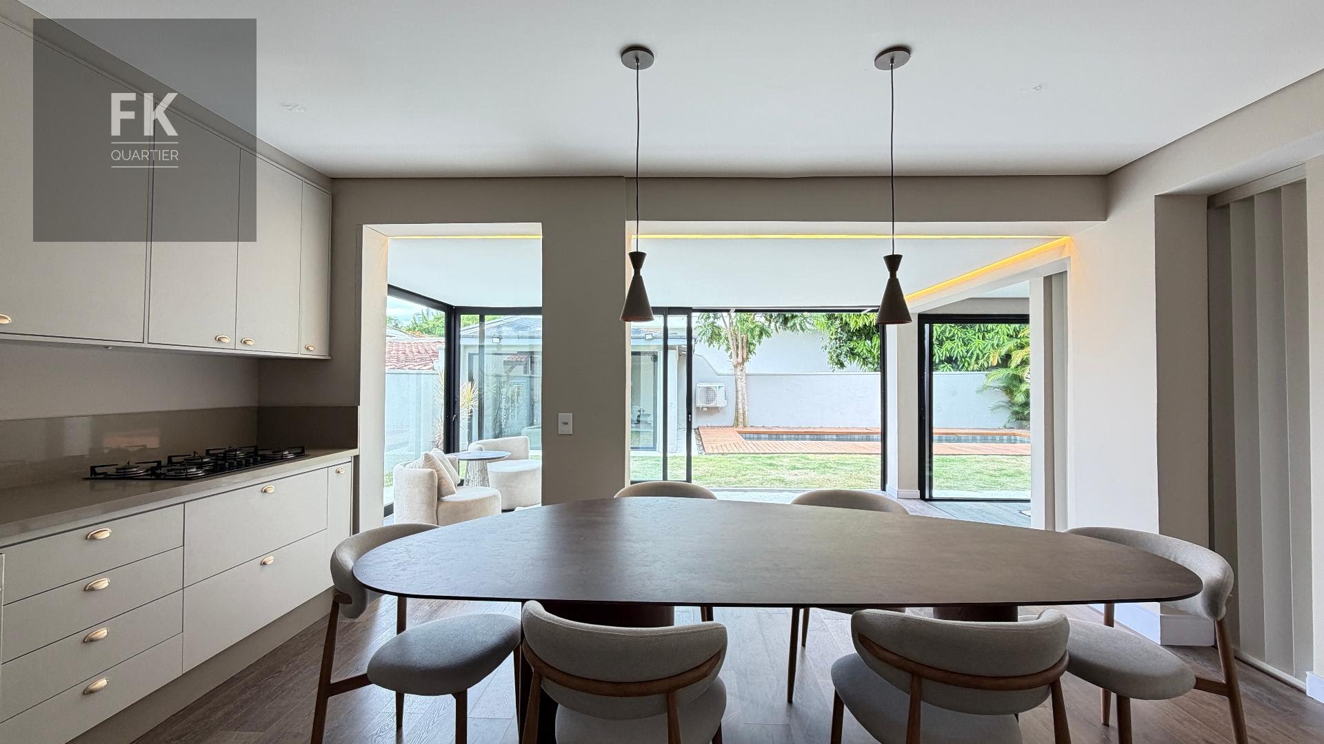 Casa à venda com 5 quartos, 5 suítes, 4 vagas e 350m² no Alphaville Residencial Dois, Barueri (SP) — foto 12 de 30