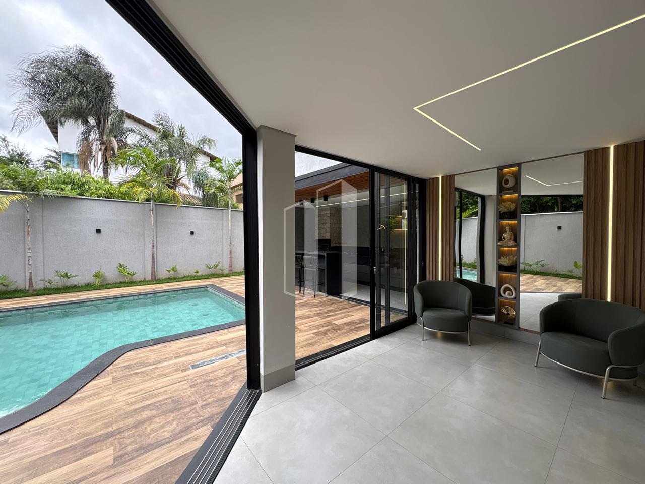 Casa à venda com 3 quartos, 3 suítes, 4 vagas e 286m² no Jardins Madri, Goiânia (GO) — foto 14 de 30