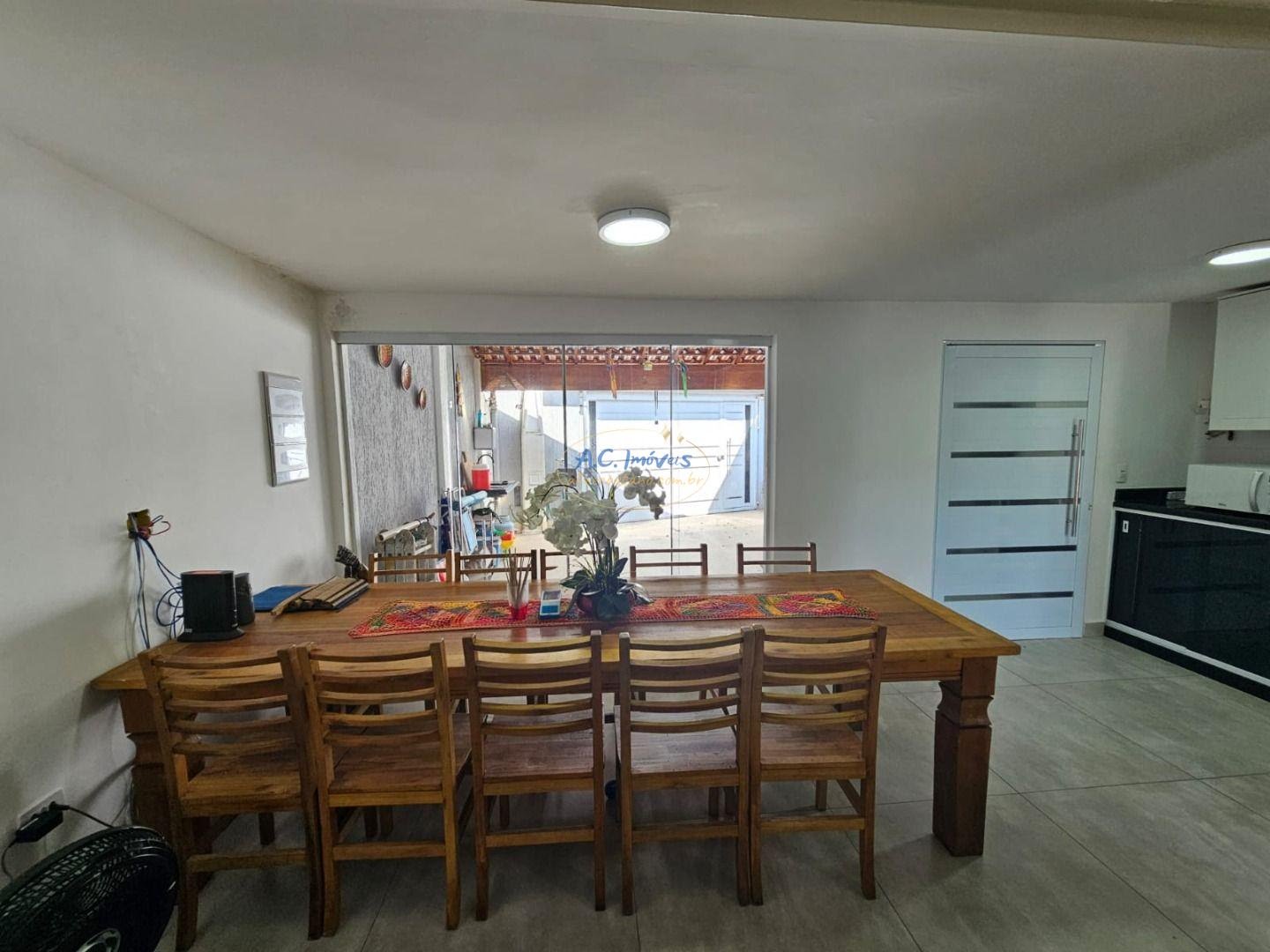 Casa à venda com 3 quartos, 1 suíte, 2 vagas e 120m² no Solemar, Praia Grande (SP) — foto 9 de 30
