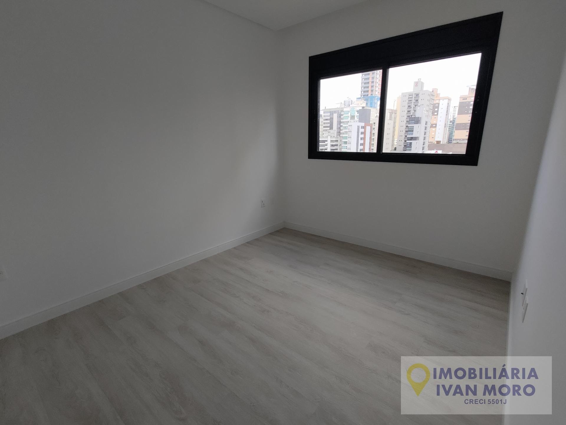 Apartamento à venda com 4 quartos, 4 suítes, 3 vagas e 198m² no Meia Praia, Itapema (SC) — foto 11 de 30