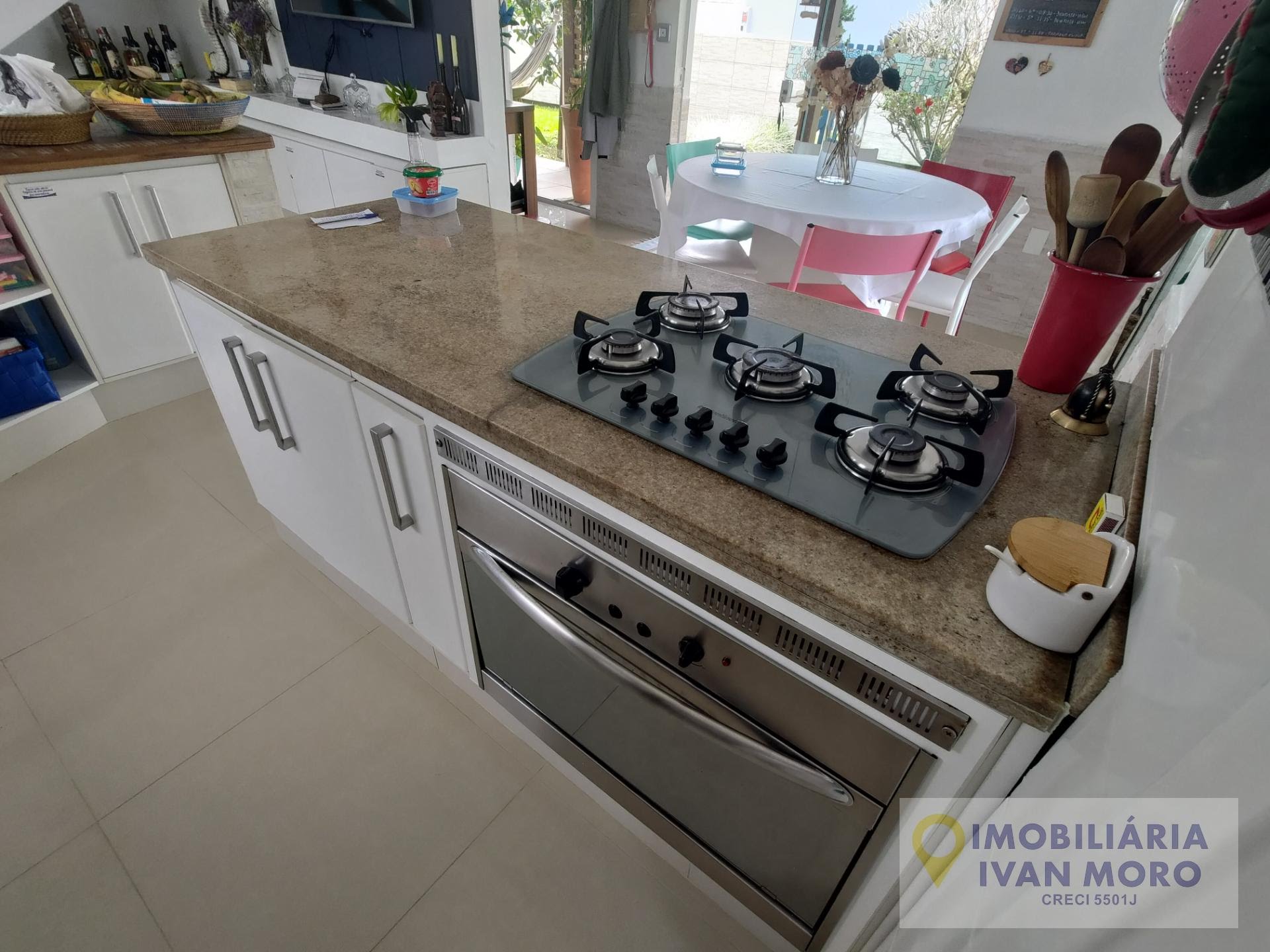 Casa à venda com 4 quartos, 3 suítes, 2 vagas e 230m² no Daniela, Florianópolis (SC) — foto 17 de 30