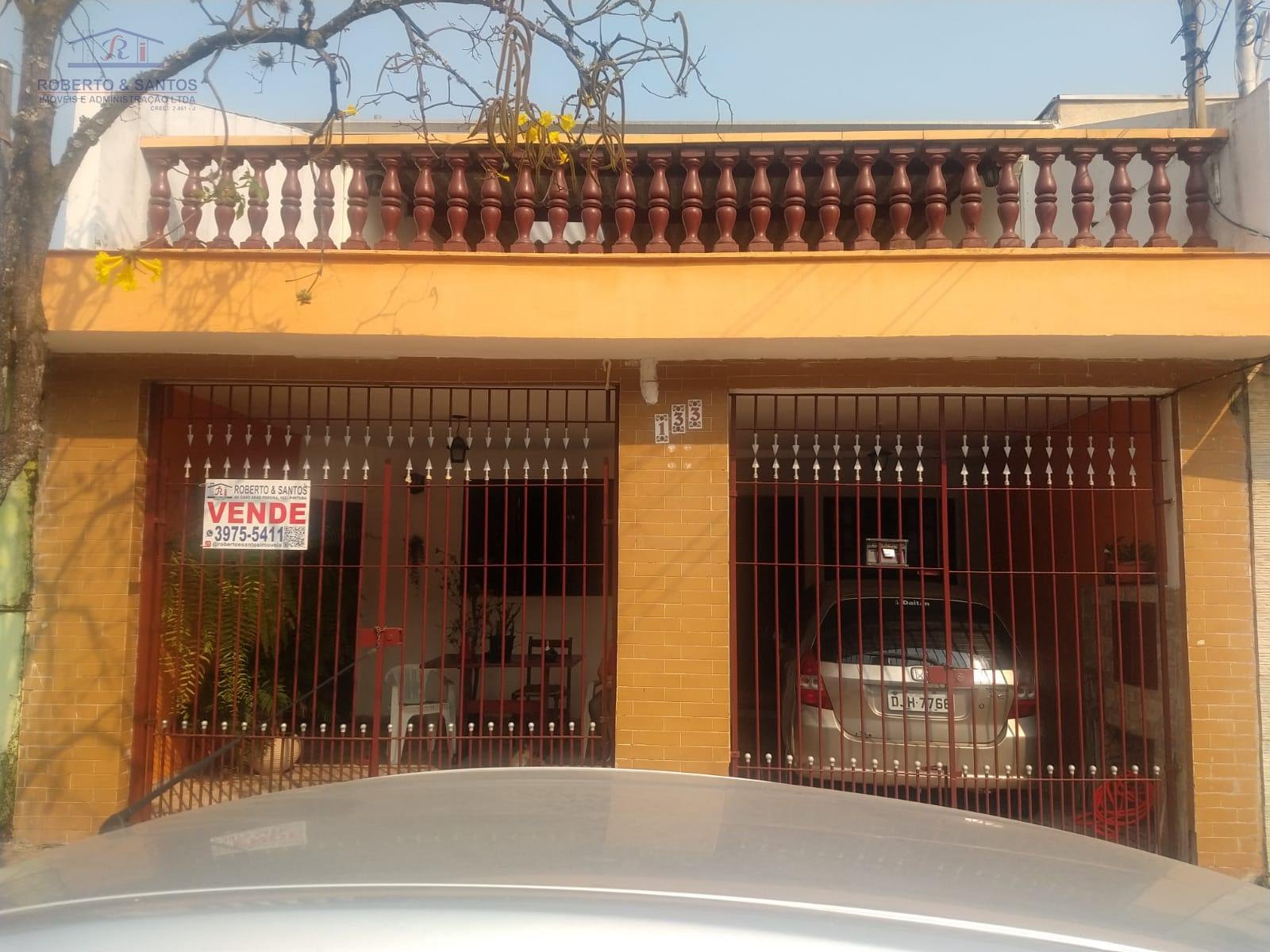 Vista da frente da casa