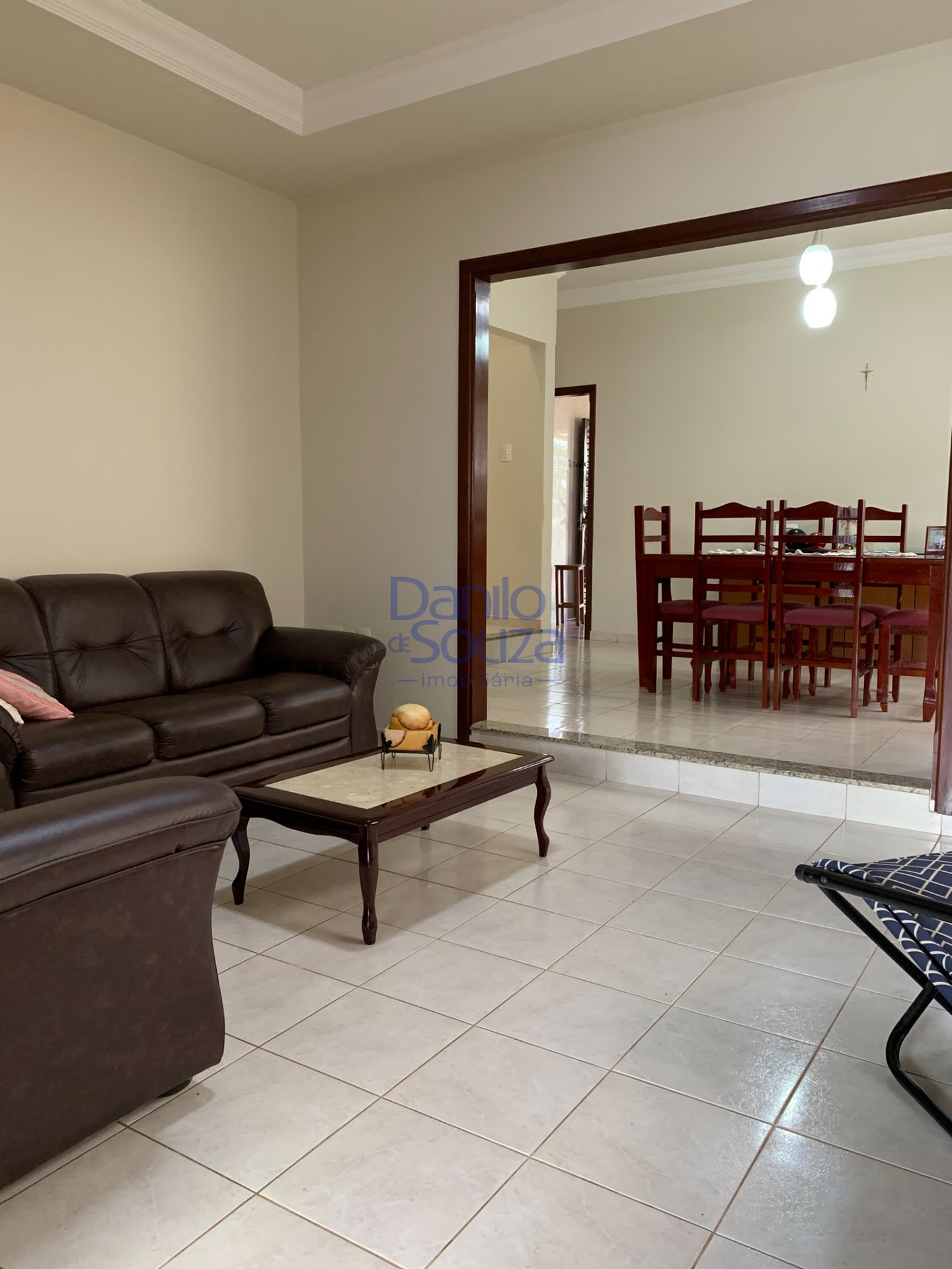 Casa à venda com 3 quartos, 1 suíte, 2 vagas e 360m² no Arasol, Araxá (MG) — foto 2 de 21