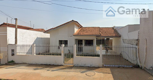 Vende-se casa no Bairro Green Ville  -  Vilhena