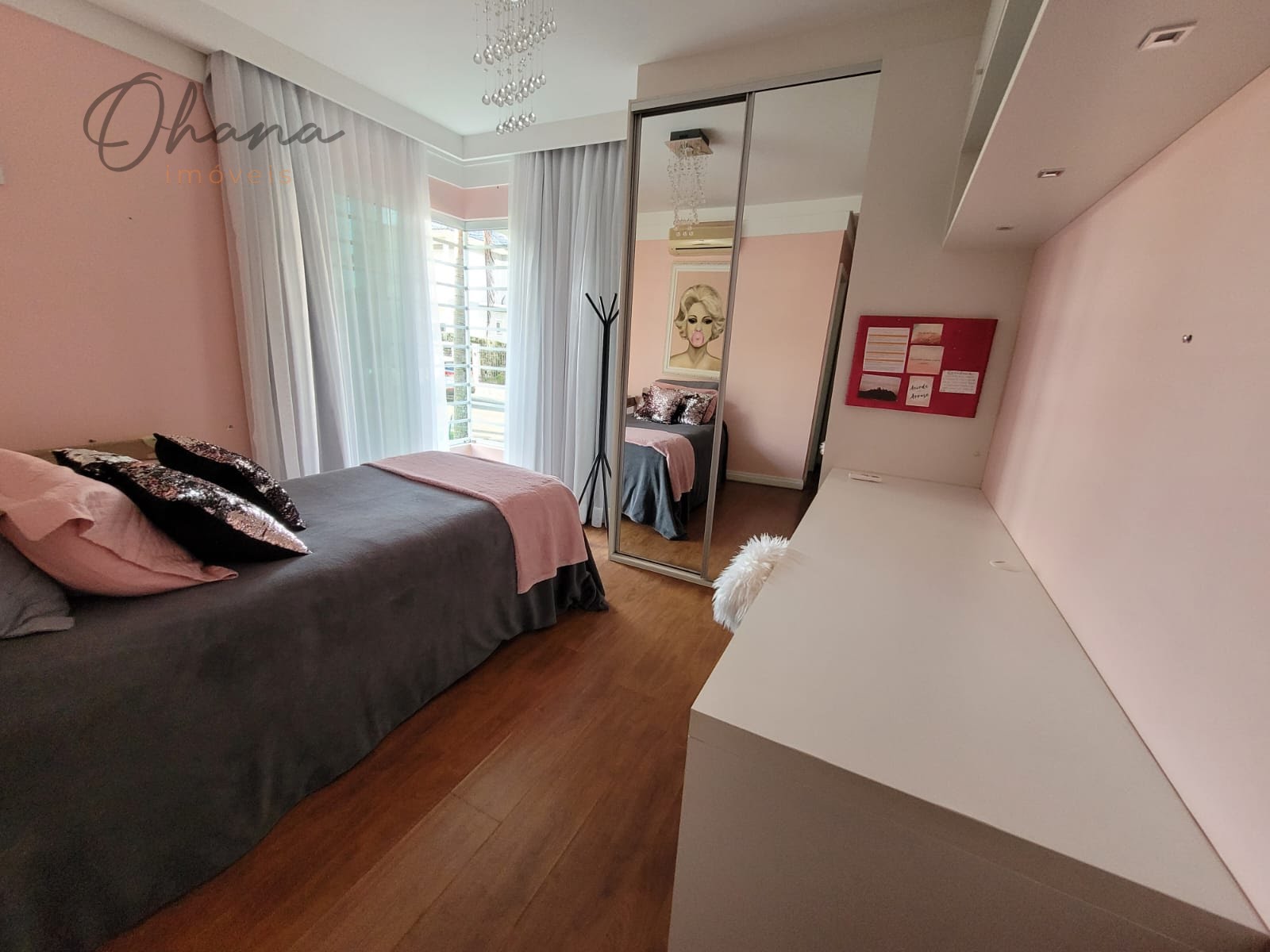 Casa - 420m² - 4 Suítes - R. das Camélias - Pedra Branca/SC