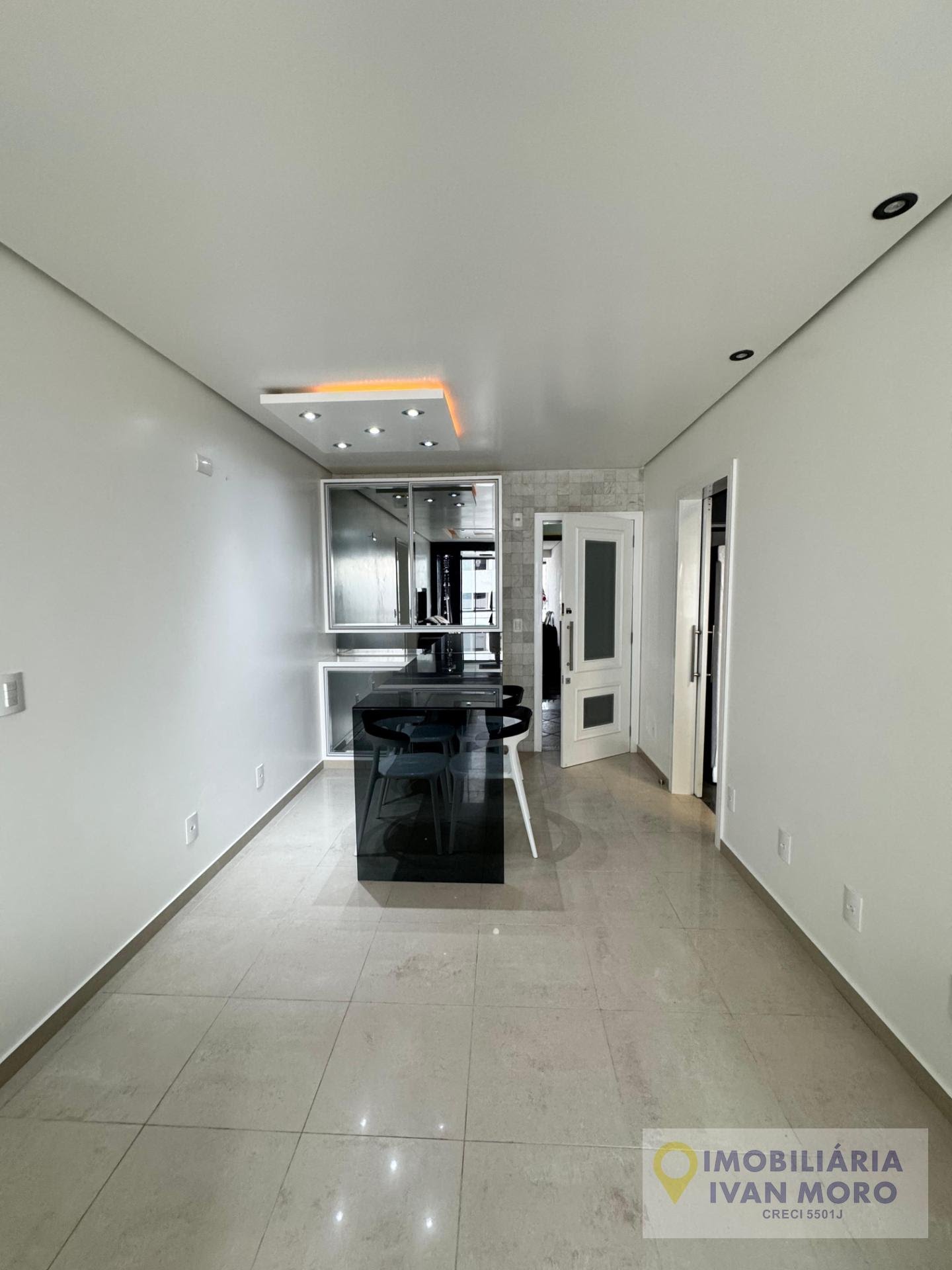 Apartamento à venda com 3 quartos, 1 suíte, 1 vaga e 90m² no Centro, Florianópolis (SC) — foto 3 de 30