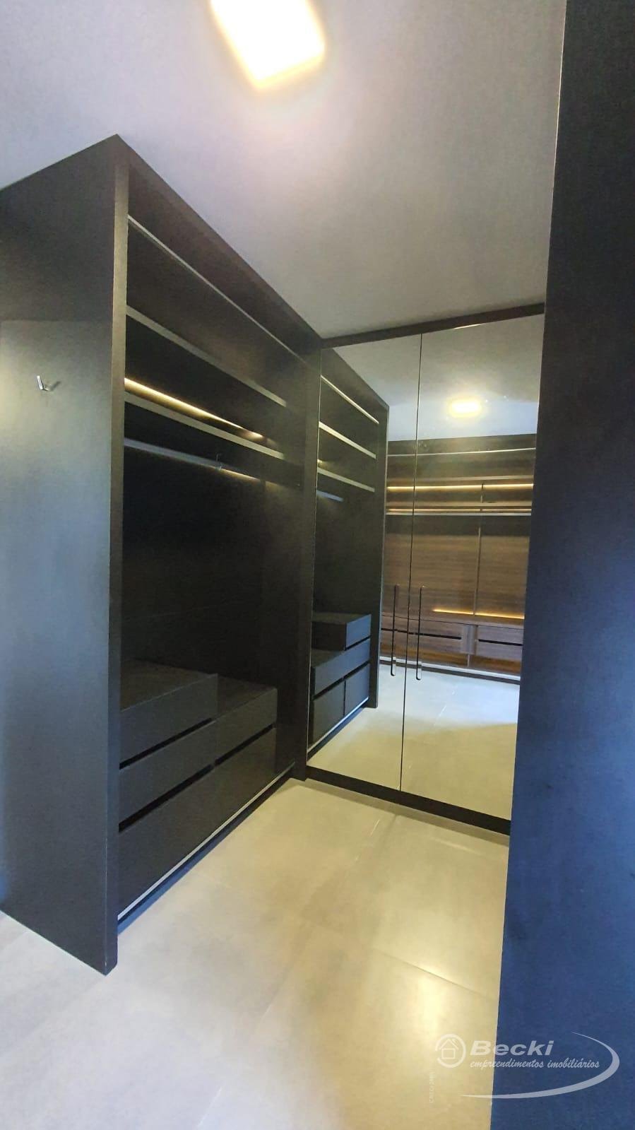 Casa à venda com 3 quartos, 2 suítes, 2 vagas e 265m² no Nova Brasília, Joinville (SC) — foto 13 de 28