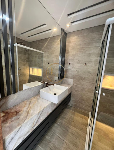 Casa 3 Dormitórios à Venda na Orla de Porto Seguro - R$3M