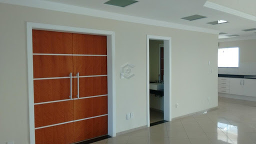 Casa à Venda e Locação em Sorocaba, 3 Suítes, 265m² – Chácaras Reunidas