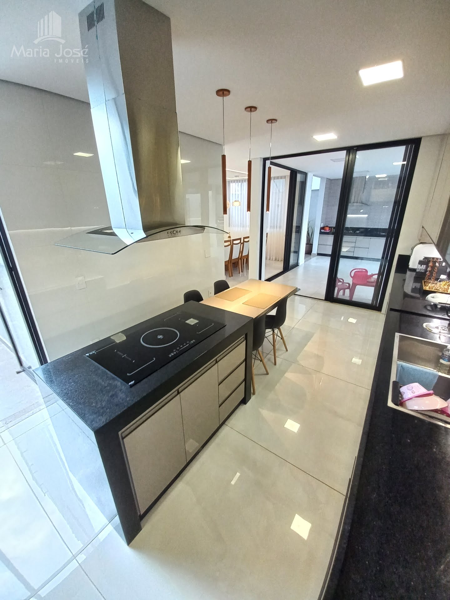 Casa à venda com 3 quartos, 2 suítes, 2 vagas e 230m² no Condomínio Parque das Nogueiras, Sete Lagoas (MG) — foto 21 de 30