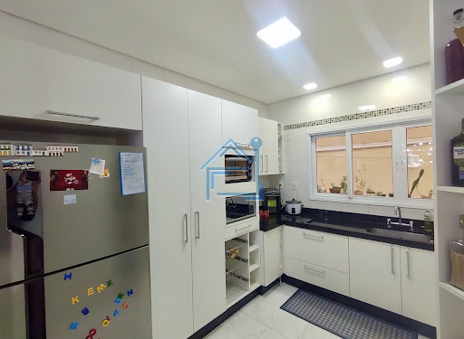 Casa sobrado com 3 suítes Cond. Golden Park em Sorocaba
