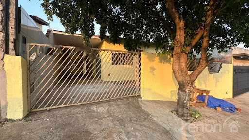 Casa à Venda em Adamantina - 2 Dormitórios 