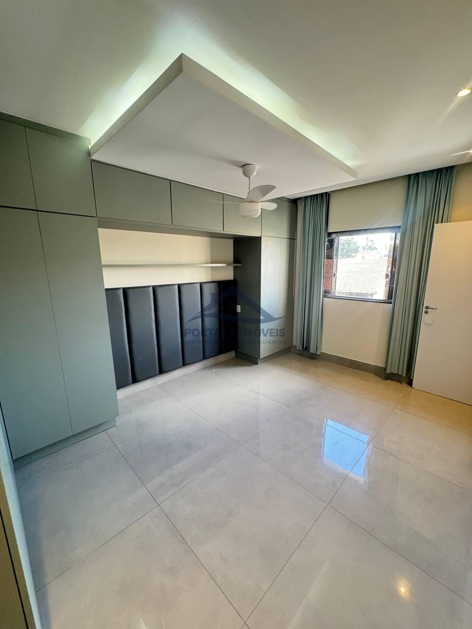 Casa à venda com 4 quartos, 1 suíte, 2 vagas e 210m² no Jardim Arizona, Sete Lagoas (MG) — foto 2 de 20