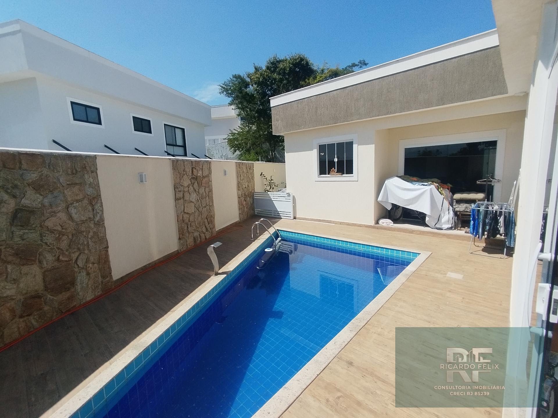 Casa à venda com 3 quartos, 2 suítes, 4 vagas e 475m² no Extensão do Bosque, Rio das Ostras (RJ) — foto 13 de 27