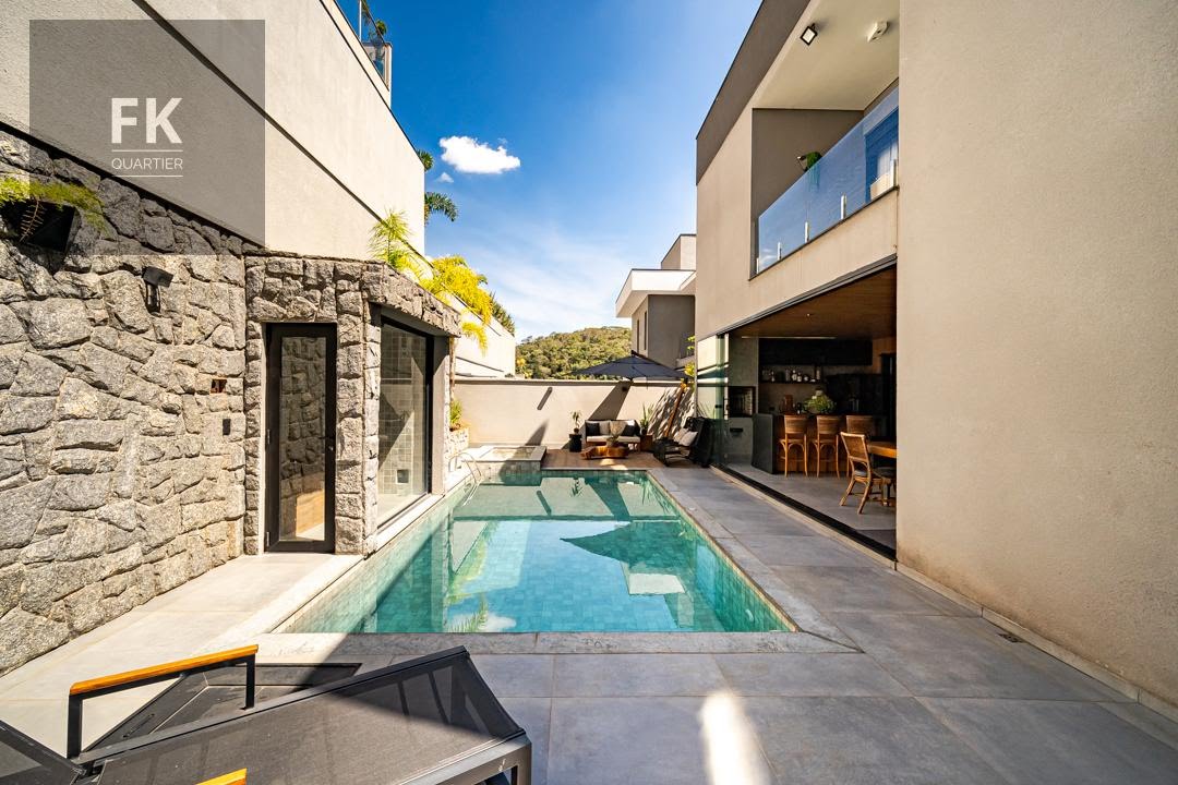 Casa à venda com 5 quartos, 5 suítes, 4 vagas e 370m² no Cidade Tamboré, Santana de Parnaíba (SP) — foto 23 de 30