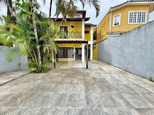 Casa Duplex à Venda em Vargem Grande, RJ por R$ 580 mil